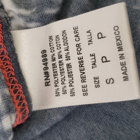 New England Patriots V-neck T-shirt - Picture 7 of 7